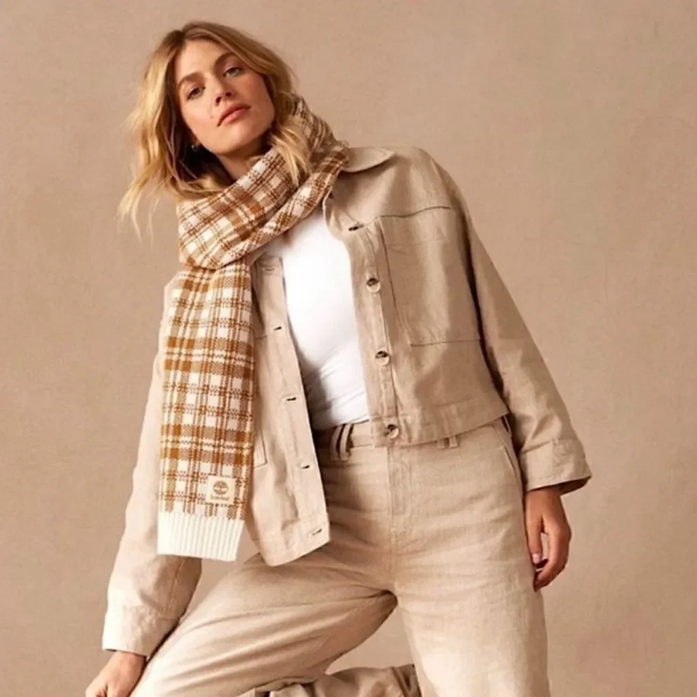 NWT Timberland Cream/white Scarf